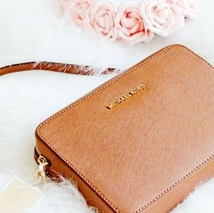 ❌ Sold Michael Kors Crossbody Bag